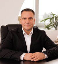 Старший партнер платформы АйКастомс, Владимир Аксенов